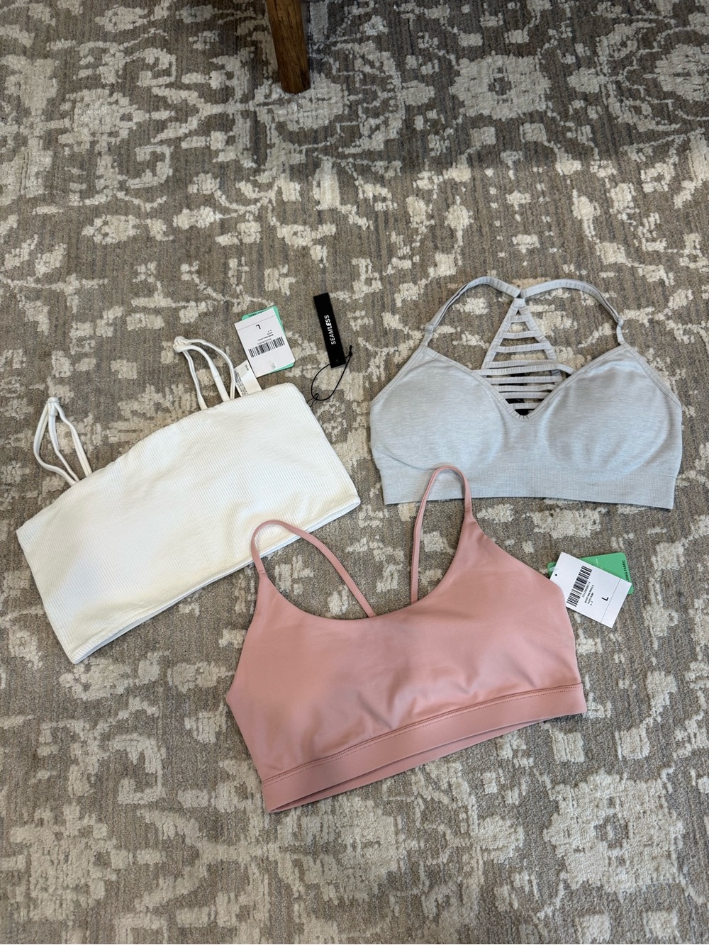 3-Pack Women’s Seamless & Ribbed sports bra Set - White, Gray, Dusty Rose